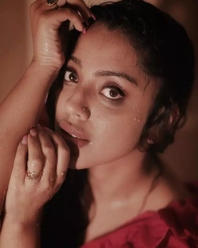 Enjoy Your Rainy Days with Deviyani’s Stunning Pictures