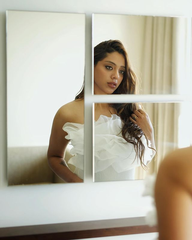 Enjoy Your Rainy Days with Deviyani’s Stunning Pictures