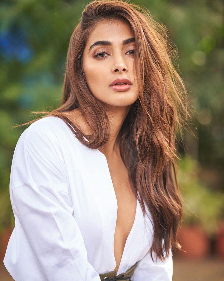 Pooja Hegde’s Casual Chic Snaps