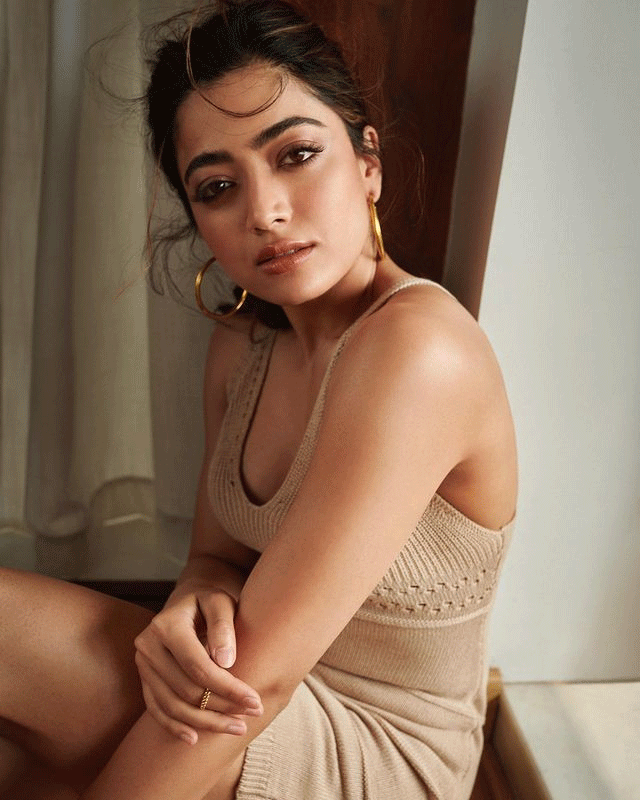 Rashmika Mandanna Looks Like A Butterfly in Cream Rashmika Mandanna Looks Like A Butterfly in Cream