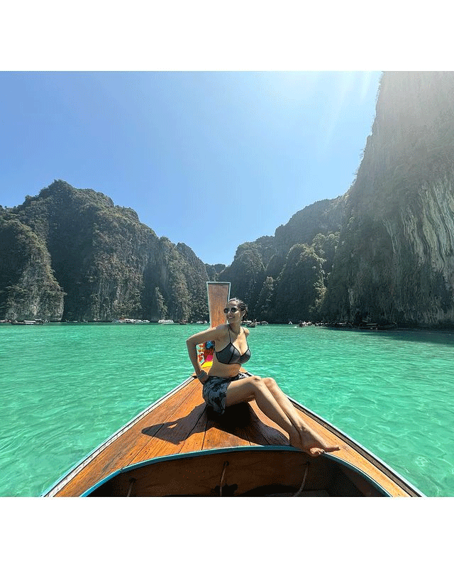 Meenakshi Chaudhary Nails Black Look Meenakshi Chaudhary Nails Black Look