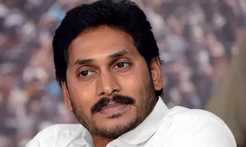 జ‌గ‌న్ త‌ప్పించుకుంటున్నారా?  రాజ‌కీయ వ‌ర్గాల్లో చ‌ర్చ‌!