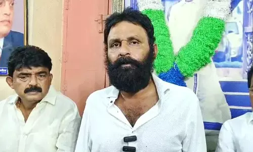 దాడులపై కొడాలి నాని ప్రెస్ మీట్... ఈ తేడా గమనించారా?