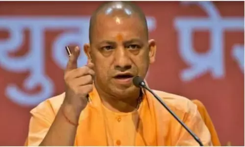 యోగీకి పొగ పెడుతున్నారా ?