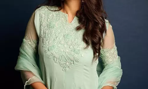 Hebah Patel Looks Elegant!