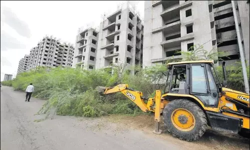 నాన్ స్టాప్ పనులతో రూపురేఖలు మారిపోతున్న అమరావతి