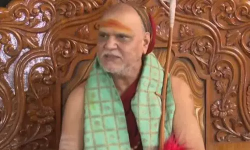 చంద్రబాబుపై స్వరూపానంద ఆసక్తికర వ్యాఖ్యలు... తెరపైకి ప్లేటు ఫిరాయింపు?