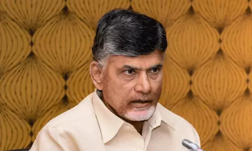 మోడీ బాగానే ఉన్నారు..  ఎటొచ్చీ బాబుకే చిక్కులు!