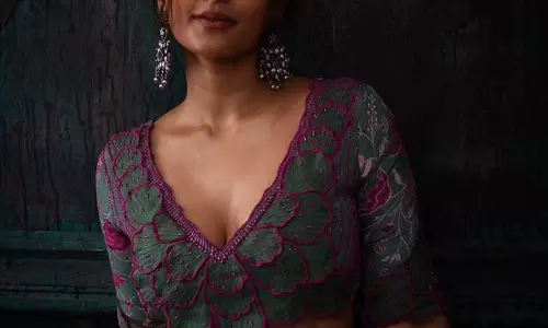 Reba Monica Johns Stunning Wardrobe Choices