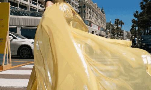 Avneet Kaur Paints the Town in Yellow