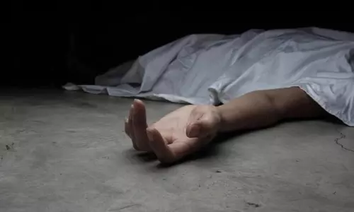 వైవాహిక జీవితంలో విభేదాలు.. టాలీవుడ్ కో డైరెక్టర్ ఆత్మహత్య!