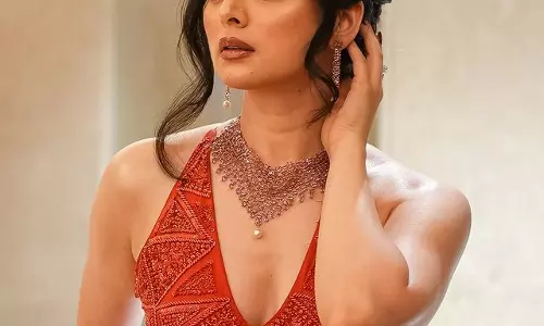 Zoya Afrozs Radiant Red Look