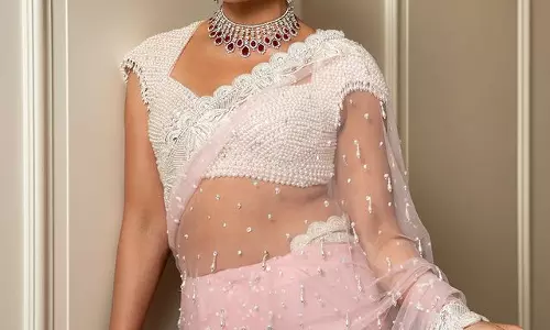 Kareena Kapoors Stunning Saree Look