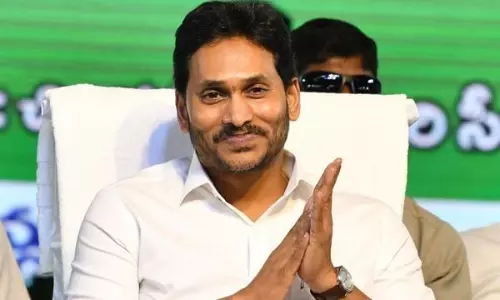 ఇప్పుడు జ‌గ‌న్‌ను వాళ్లు మాత్ర‌మే కాపాడ‌గ‌ల‌రా...!