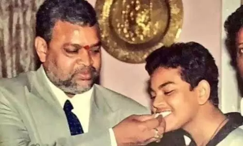 విశ్వసనీయతకు నిలువెత్తు గౌరవం.. ఎర్రన్న కుటుంబానికి చంద్రబాబు ప్రాధాన్యం! విశ్వసనీయతకు నిలువెత్తు గౌరవం.. ఎర్రన్న కుటుంబానికి చంద్రబాబు ప్రాధాన్యం!