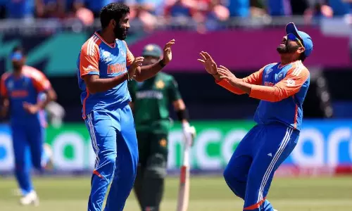 ఫ్యాన్స్.. ఊపిరి బిగపట్టండి.. మార్చి 1న మరో మహా సమరం ఫ్యాన్స్.. ఊపిరి బిగపట్టండి.. మార్చి 1న మరో మహా సమరం