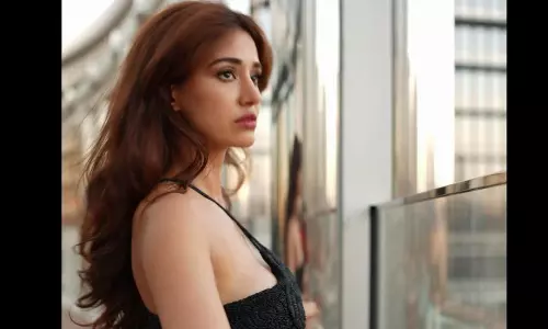 పిక్‌ టాక్ : బ్లాక్‌ డ్రెస్ లో కల్కి అందాల షో