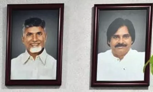 బాబు పక్కన పవన్ ఫోటో...ఫ్యాక్ట్ ఇదే !?