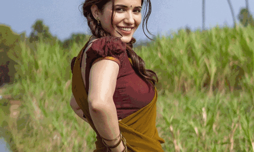 Ruhani Sharmas Stunning Saree Shoot