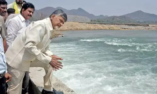 పోల‌వ‌రంలో చంద్ర‌బాబు.. ఏమ‌న్నారంటే!