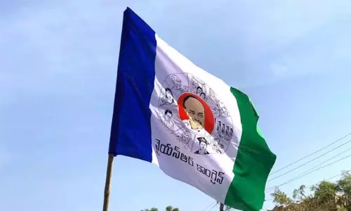 ప్రతిపక్ష  పాత్ర  కాదు అని ప్రేక్షక పాత్ర  ?