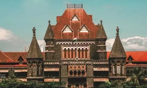 కోర్టులో కేసు, బయట సెటిల్మెంటు...  హైకోర్టు సీరియస్!