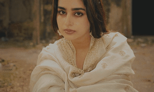 Ayesha Khan Is Mesmerizing In Festive Wear