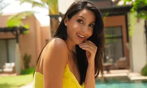 పిక్ టాక్ : పొట్టి డ్రెస్ లో అందాల బాహుబలి స్టార్‌