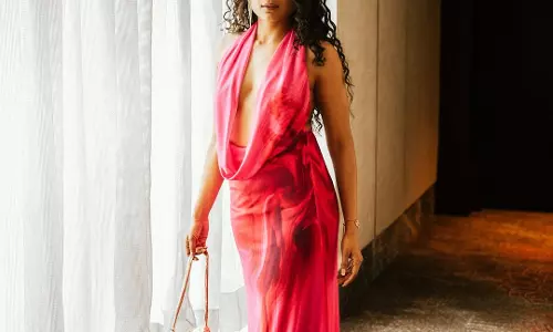 Chaithra Teases With Cute Poses!