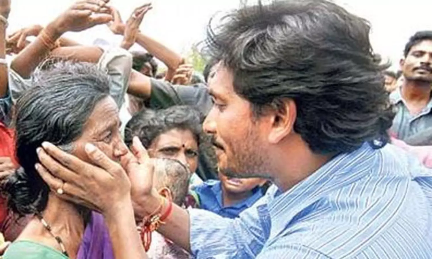 జగన్  ఓదార్పు...  కొత్తగా ట్రై చేయండి బాస్ !