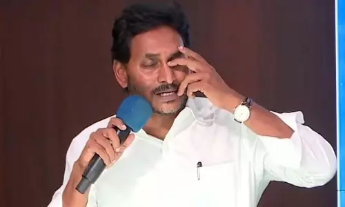 జగన్ మామయ్యా... అసెంబ్లీ వద్ద జగన్ పై సెటైర్లు!