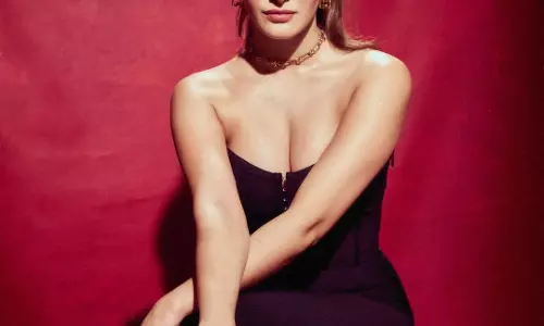 Amyra Dastur Stuns in Black Sleeveless Gown Amyra Dastur Stuns in Black Sleeveless Gown