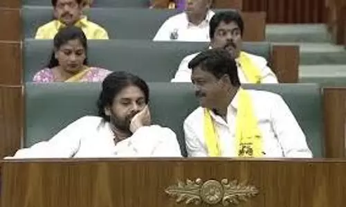 ఏపీ అసెంబ్లీలో ఆ ఇద్దరు పుస్తకాల పురుగులు పక్కపక్కనే