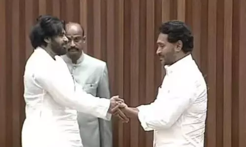 రేర్ పిక్ : జగన్ పవన్ కలిసిన వేళ !