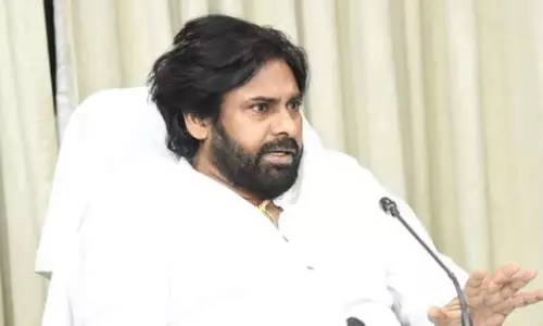 పవన్ కళ్యాణ్  : మీటింగులా...షూటింగులా ?