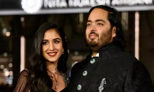 అంబానీ పెళ్లిలో బంగారం వ‌జ్రాలు వ‌డ్డించార‌ట‌