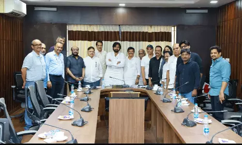 జనసేనతో టాలీవుడ్.. మొదటి హీరోయిన్ కూడా..