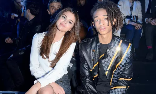 20 ఏళ్ల‌ గాయ‌ని 14వ‌య‌సు న‌టుడితో డేటింగ్!