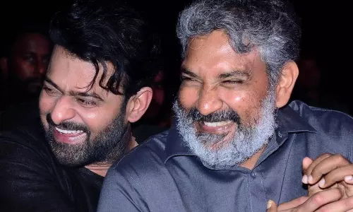 డార్లింగ్ చించేశావ్.. 30 నిమిషాలు పీక్స్.. రాజమౌళి కల్కి రివ్యూ డార్లింగ్ చించేశావ్.. 30 నిమిషాలు పీక్స్.. రాజమౌళి కల్కి రివ్యూ