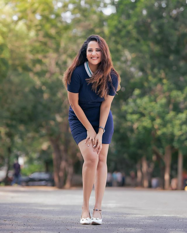Anasuya's Alluring Navy Blue Ensemble | Anasuya's Alluring Navy Blue ...
