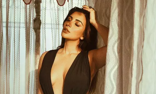 పిక్ టాక్ : సికిందర్‌ అందాల వల