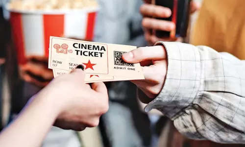 టికెట్టు రేటుకి తగ్గట్టే సినిమా ఉంటే..?