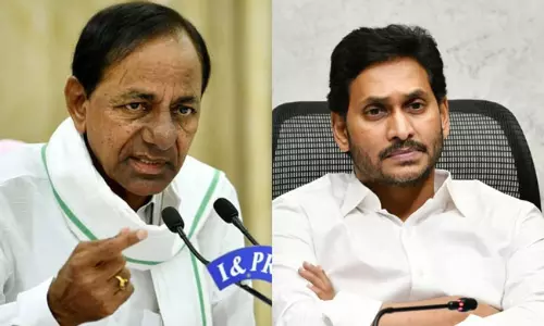 కేసీఆర్, జగన్ మాజీ ముఖ్యమంత్రులు కాదా..? కేసీఆర్, జగన్ మాజీ ముఖ్యమంత్రులు కాదా..?