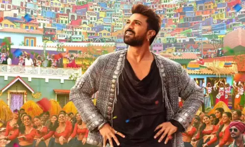 చరణ్ సినిమా.. మెగా ఫ్యాన్స్ కి మెంటల్ ఎక్కిస్తున్నారుగా..!