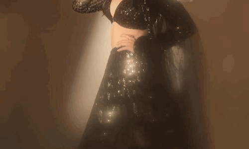 Mrunal Thakur Looks Beautiful & Charming