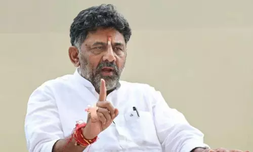జగన్ విత్ డీకే...నీచులు అంటూ...!