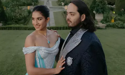 అంబానీ ఇంట పెళ్లికి ముందుగా సామూహిక వివాహాలు