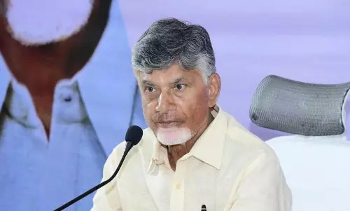 వాలంటీర్లపై చంద్రబాబు ఆసక్తికర వ్యాఖ్యలు... గుర్తించారా?