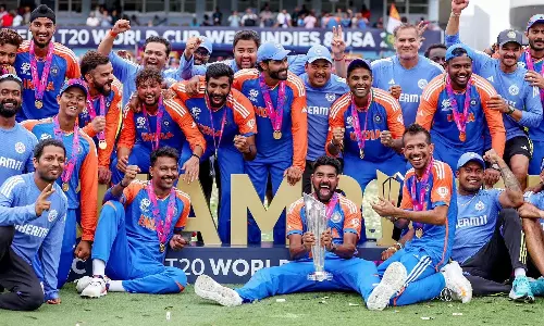 బ్రిడ్జిటౌన్ లో తీవ్ర తుఫానులో టీమిండియా.. భారత్ కు తిరిగొచ్చేదెన్నడో?