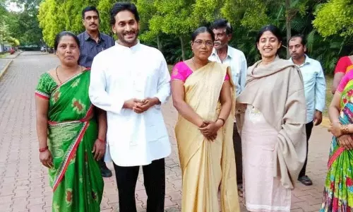 స్టైల్ మార్చిన జగన్